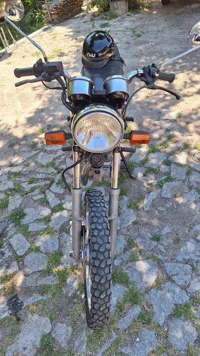 Mota Yamanha SR250