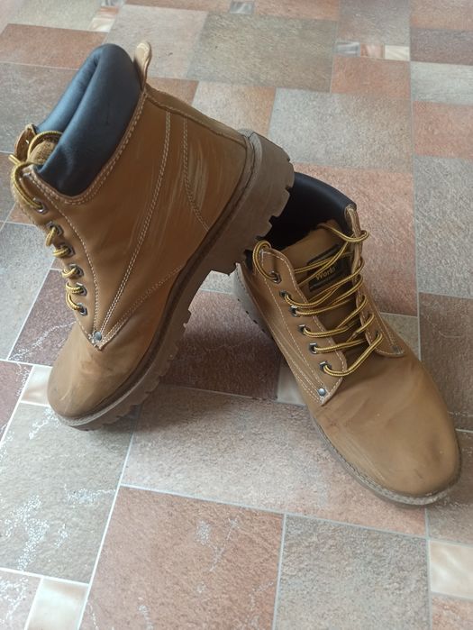 Черевики / ботінки