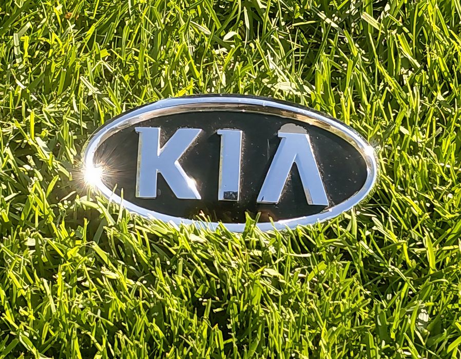 Шильдик, емблема решітки радіатору KIA