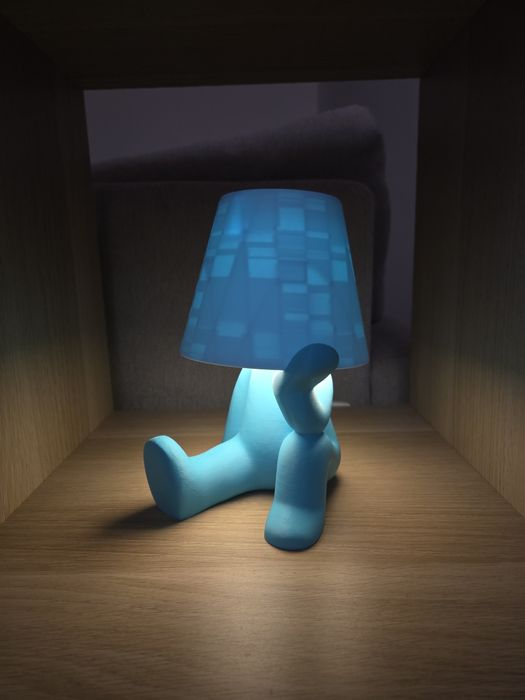 Candeeiro boneco minimalista led