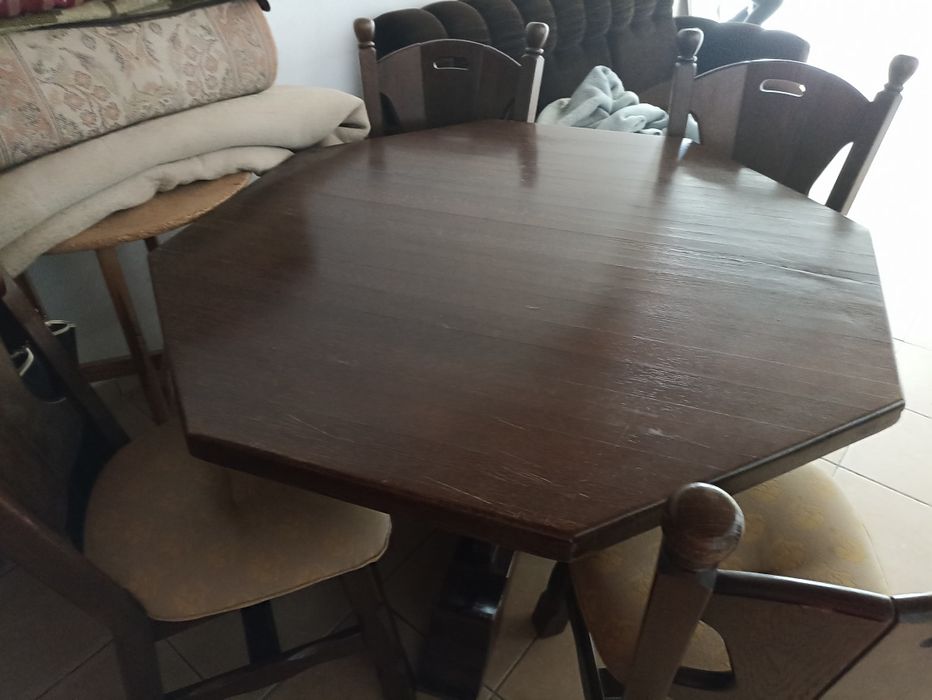 Mesa com 4 cadeiras