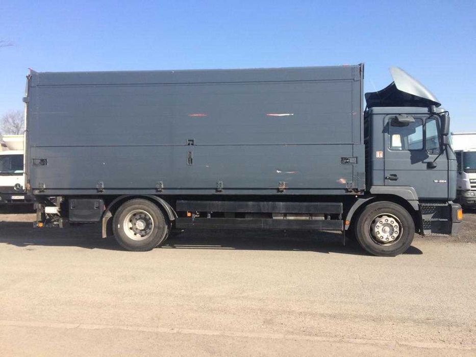 Uniwersalne Usługi Transportowe