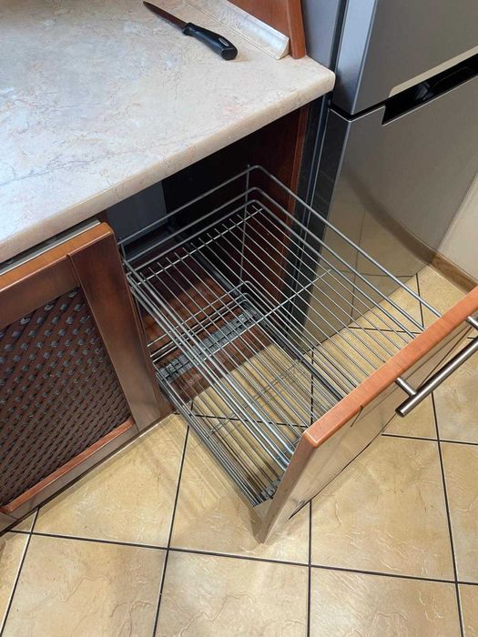 Meble kuchenne z wyposażeniem