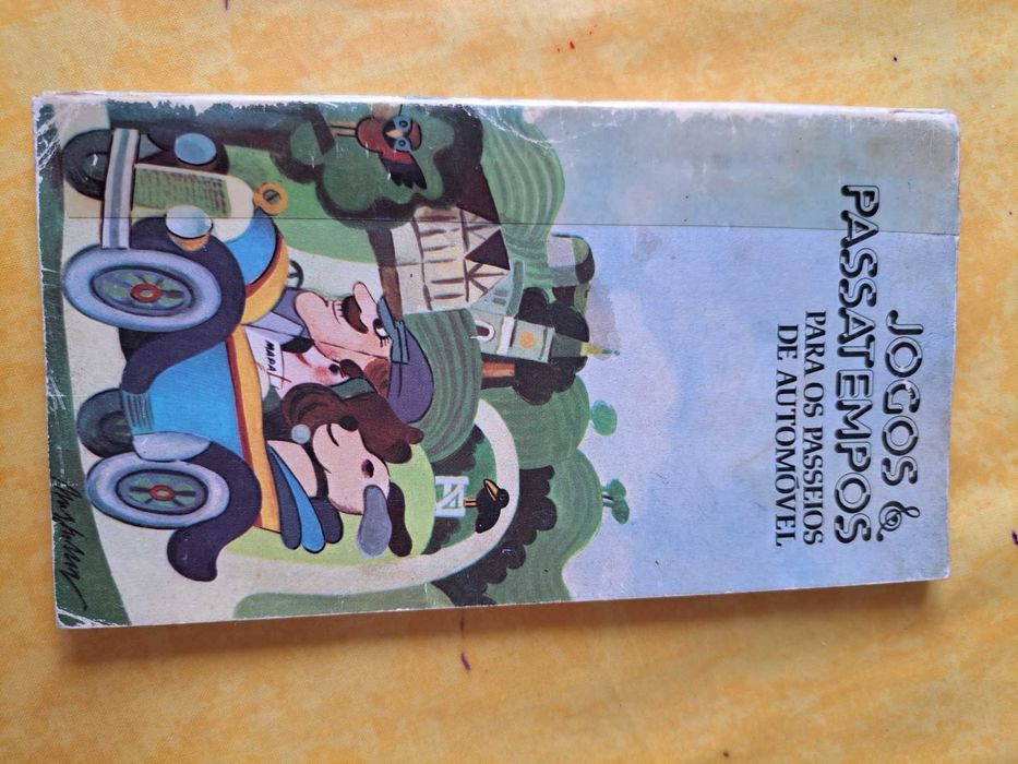 Livro de jogos e passatempos para passeios de automóvel (1976)