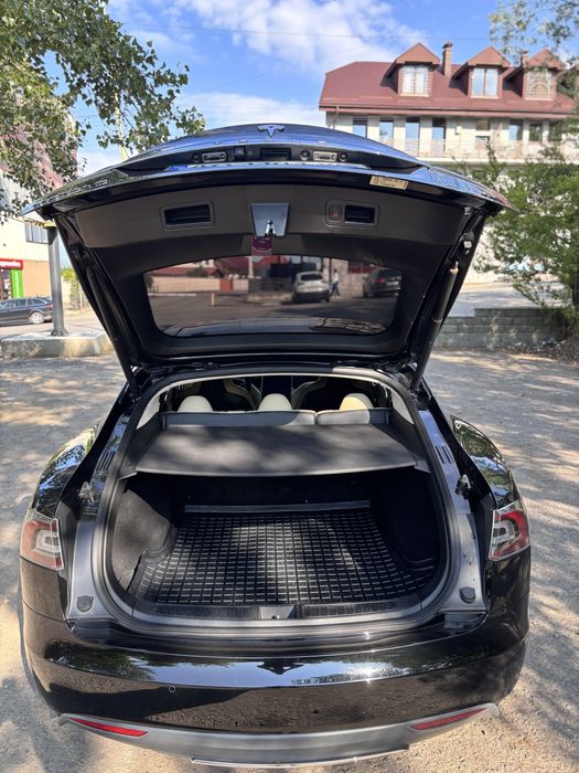 Tesla model S 85 європа