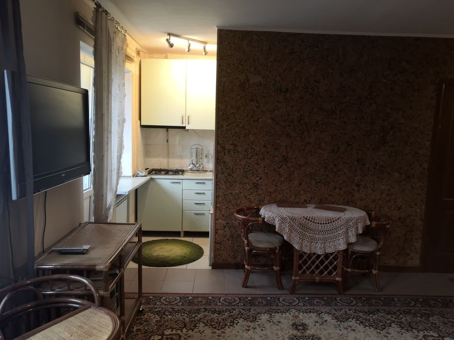 Сдам посуточно в Пуща-Водице 1к. квартиру "студио".