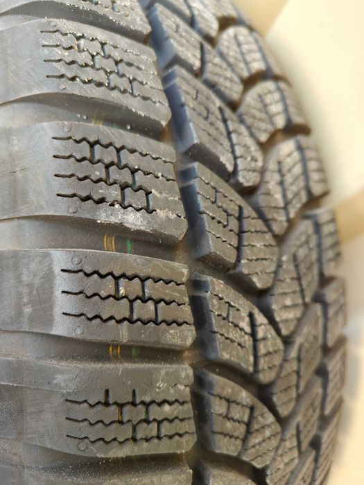 opony zimowe Firestone Winterhawk 3 195/65/15 felgi stalowe + kołpaki