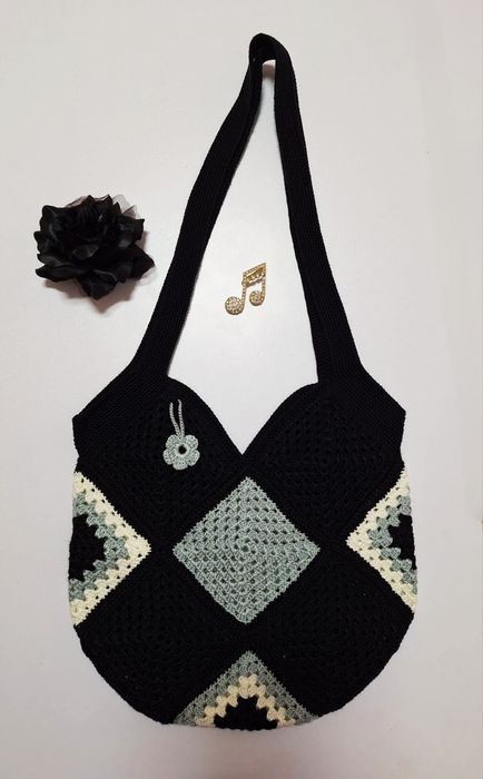 Malas em tricot feitas á mão