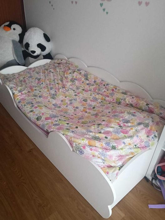 Cama Branca nuvem com colchão incluído