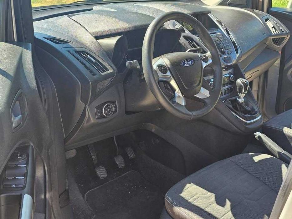 Ford Tourneo Serie Especial foto 2