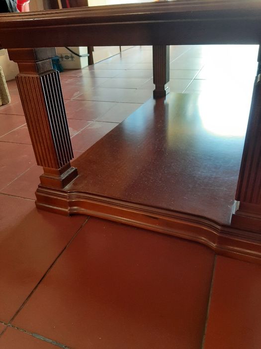 Mesa Vinted, em cerejeira e centro em mármore