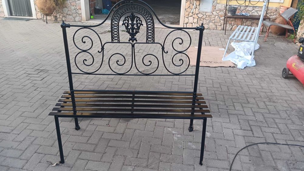 Banco de Jardim Prto Restaurado