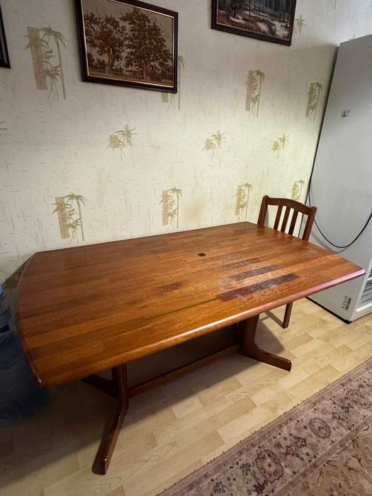 Кухонний стіл дерев'яний та стільці 4 шт вживане