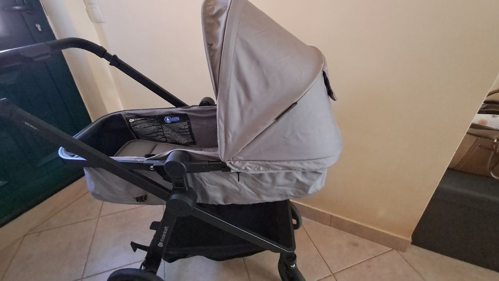 Carrinho bebé 4 em 1 ótimo estado