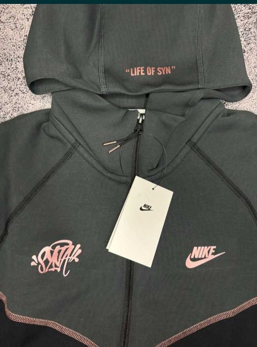 Garnitury Nike Tech  fleece