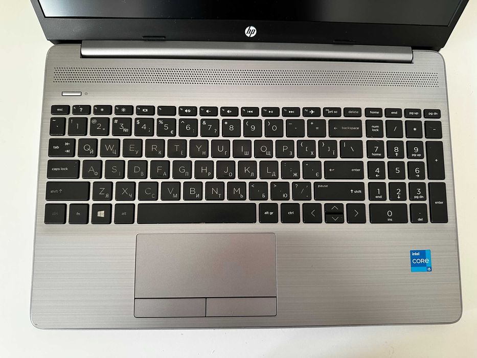Ноутбук HP 250 G8 i5-1135G7 RAM 16GB SSD 256GB