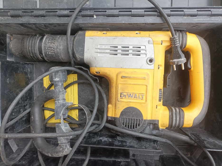 DeWalt D25840K młot kujący SDS Max – walizka,
