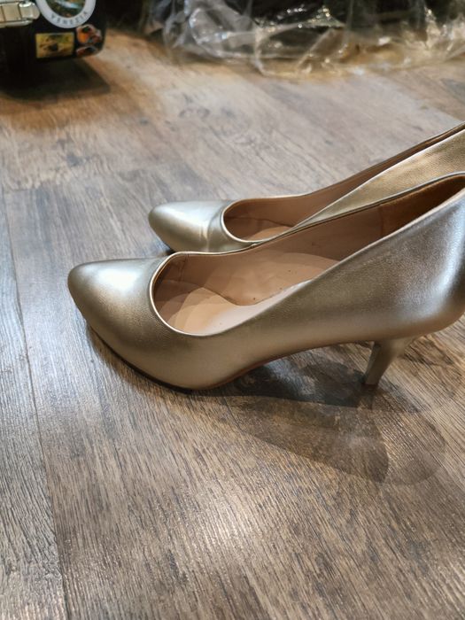 Buty szpilki złote 38,5