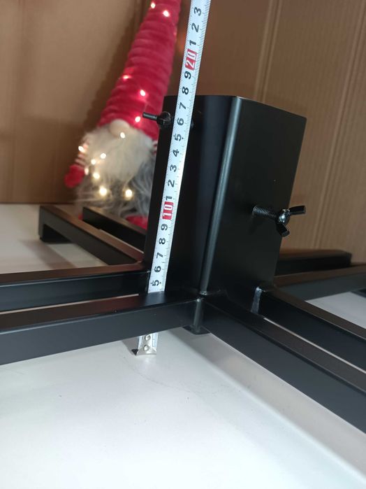 Nowoczesny solidny stojak pod choinkę, duży.