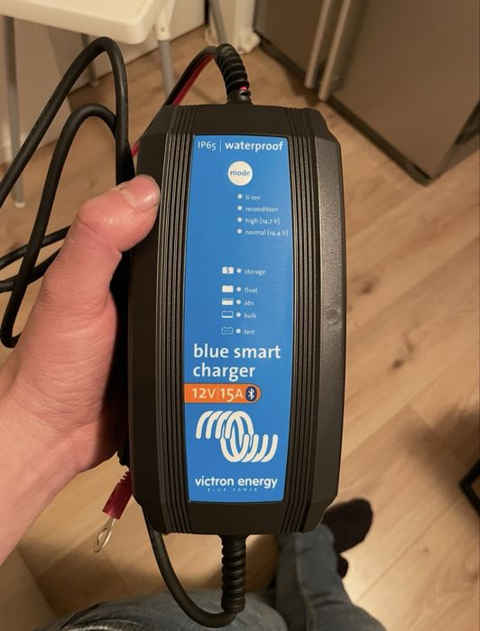 Зарядний пристрій Зарядка Blue Smart Victron Energy 12В 15А