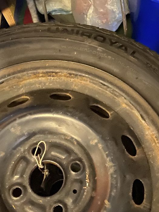 Opony 4 szt zimowe od suzuki slesh