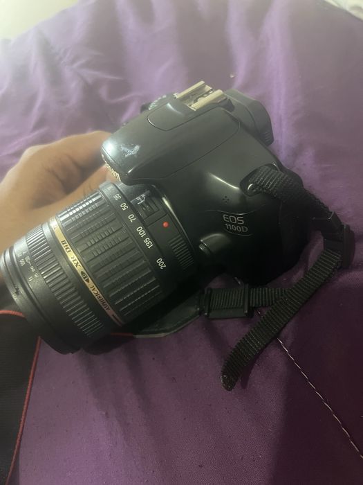 Vendo camara canon 1100d