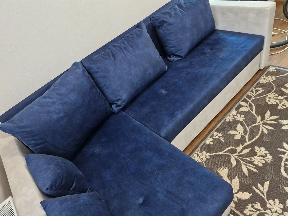 М'який куточок в ідеальному ,практично новому, стані