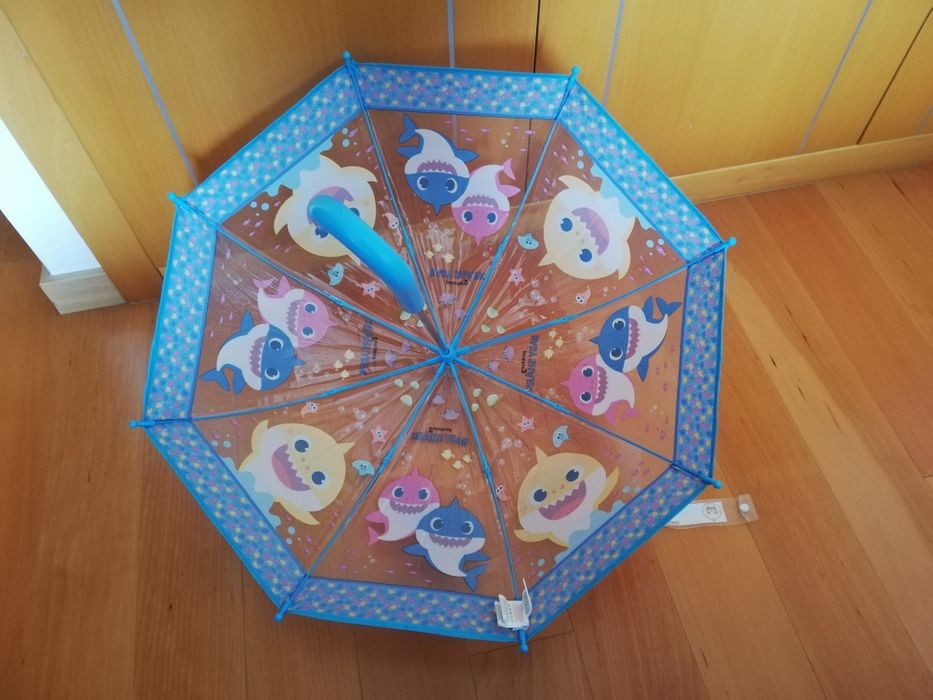 Chapéu de chuva baby shark