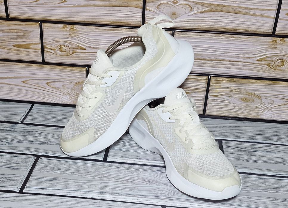Літні кросівки Nike (р.37.5) 23.5см.