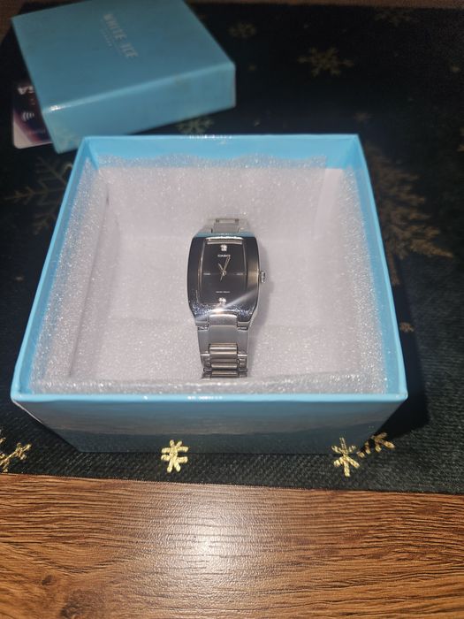 Zegarek Casio damski stalowy