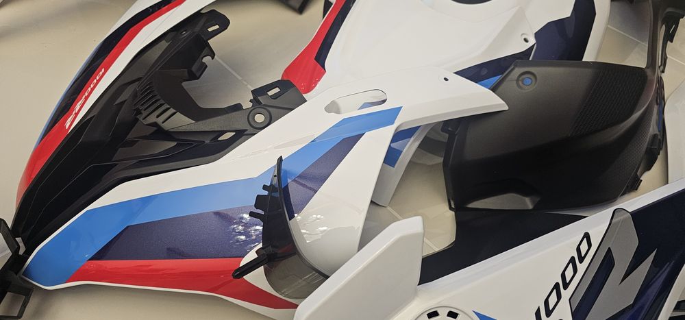 BMW M1000RR 2020-22 zestaw osłon owiewki Nowe