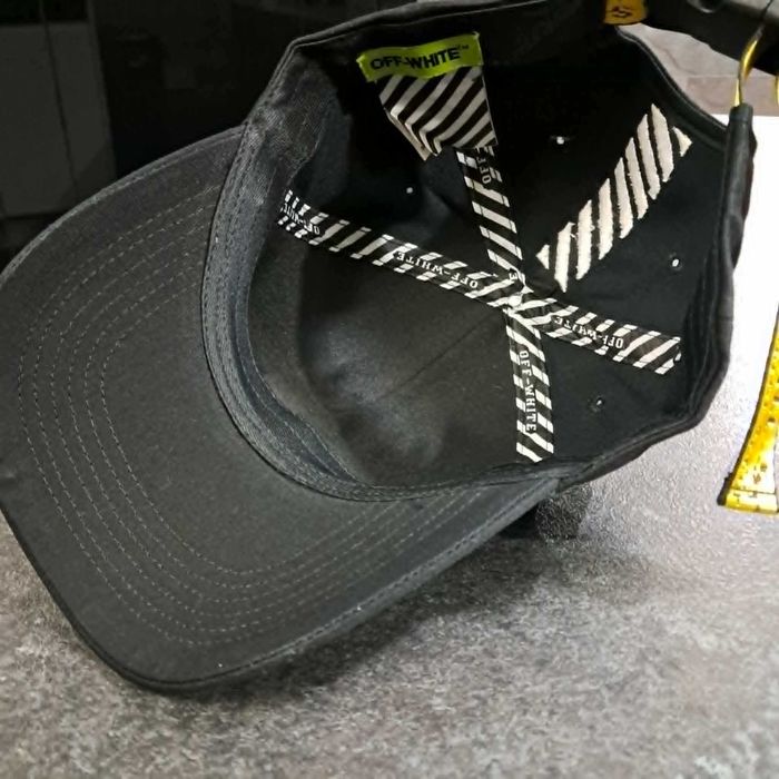 Czapka  Off White unisex