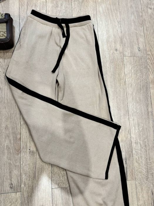 Жіночий Трикотажний костюм в стилі Chanel бежевий С М розмір