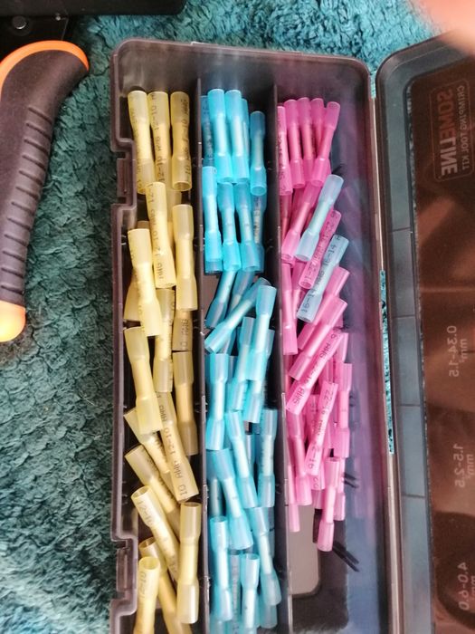 zaciskarka do końcówek konektorowych marki Someline, model 2210H nowe