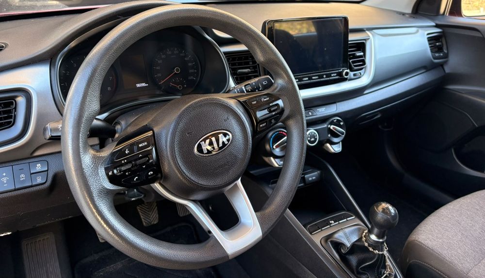 Kia Stonic 1.2 Dynamic / 2021 - Excelente Oportunidade