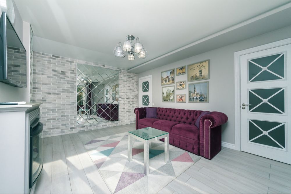 Посуточно, двухкомнатная  , центр , Гуливер , бульвар Леси Украинки 10