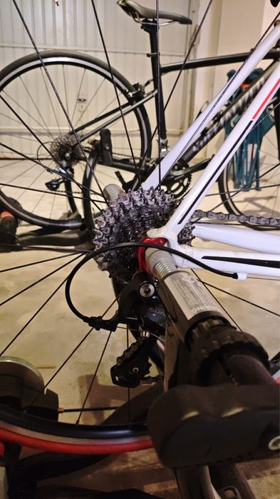 Bicicleta de estrada Cube Peloton – excelente estado + extras