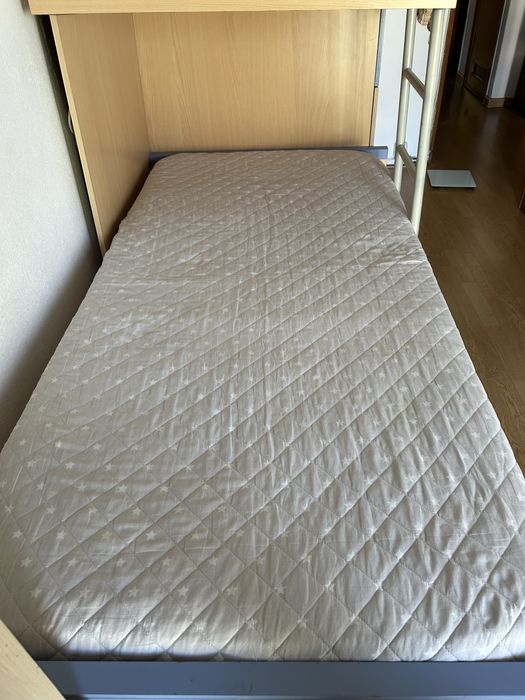 Beliche 3 camas + armário + gavetas + 3 colchões – Ótimo estado