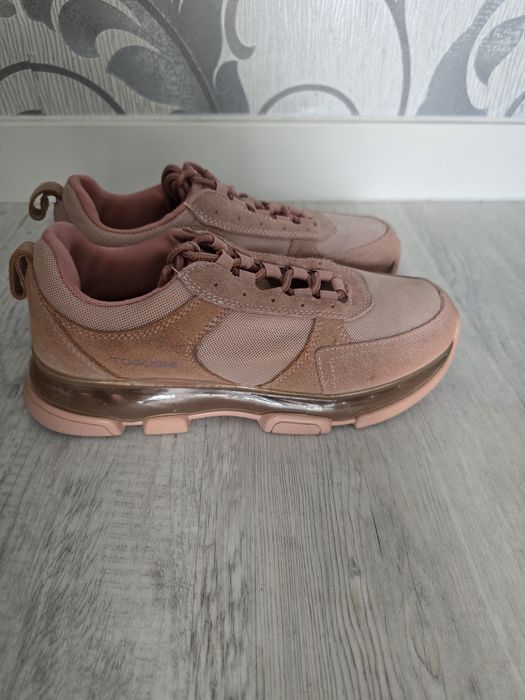 Buty sneakersy damskie togoshi rozmiar 37 jak nowe sportowe