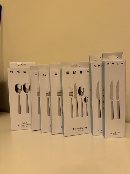 Conjunto talheres SMEG (22 peças)