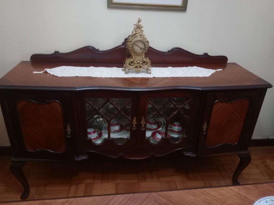 Mobilia Quinane 2 Moveis 1 Mesa Jantar (cadeiras são oferta)