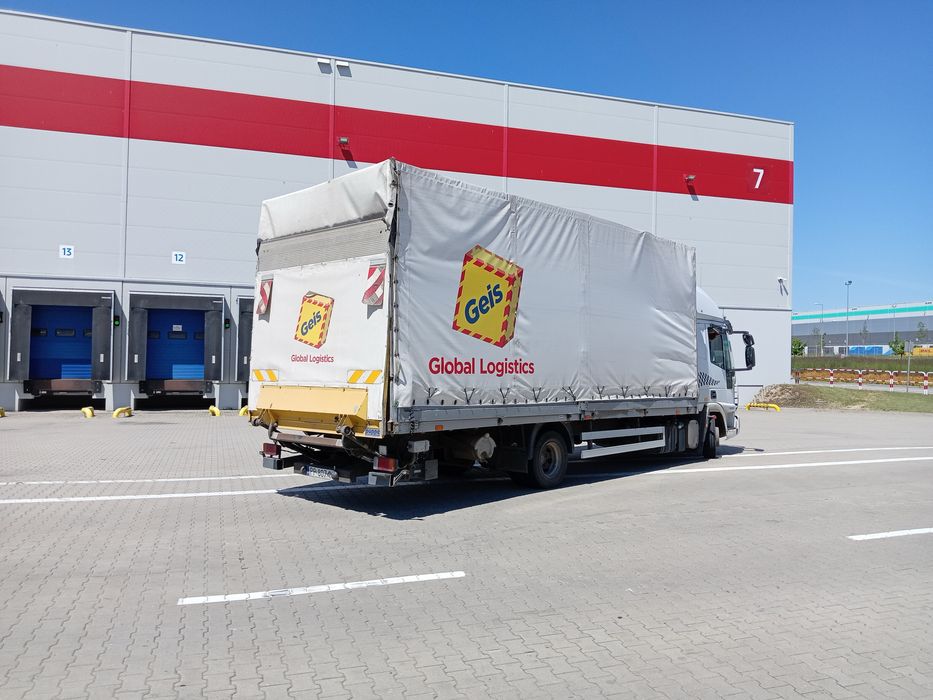 Iveco eurocargo 18 pal z windą