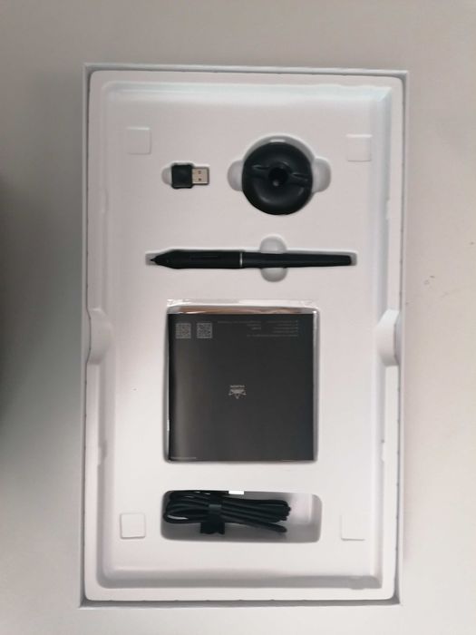 Tablet graficzny HUION Q11K V2 -NOWY, nie używany