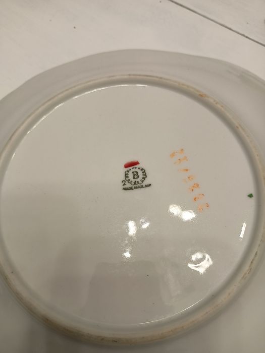 Półmisek z polskiej porcelany.