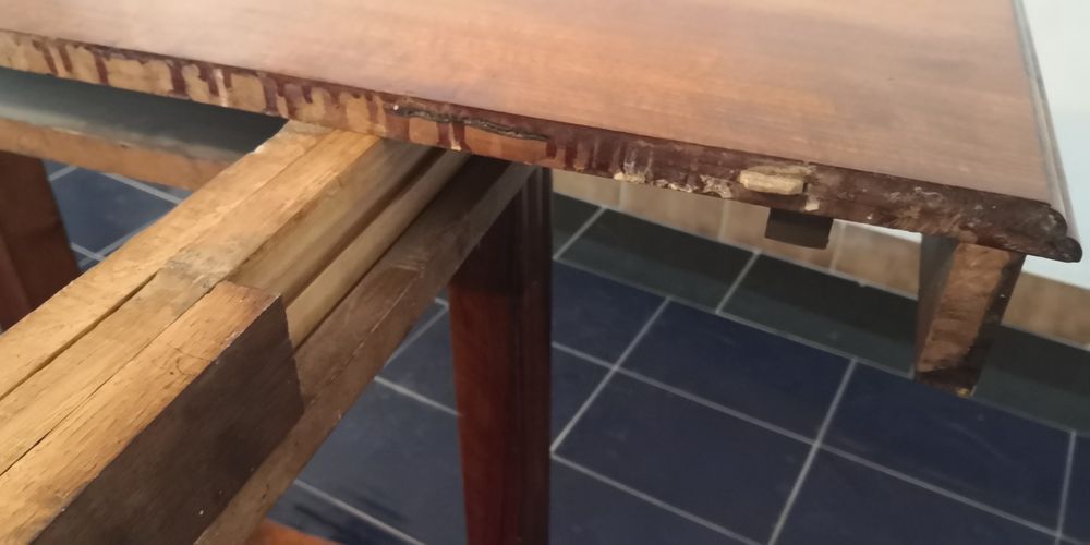 Mesa de refeição antiga - quadrada - extensível