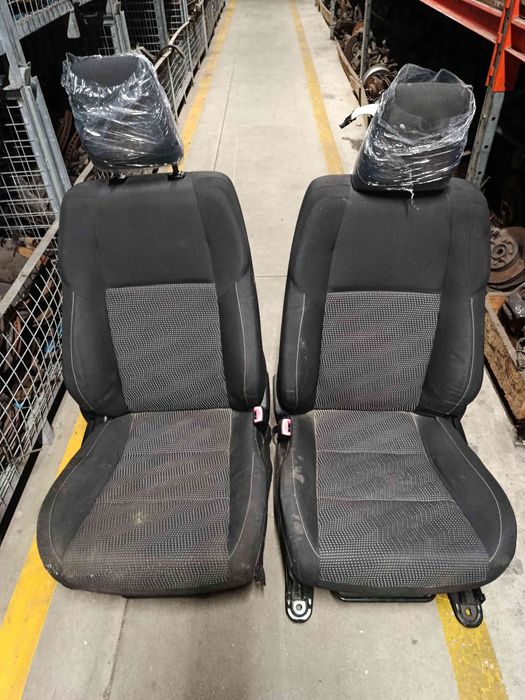 Conjunto de bancos TOYOTA Auris Hatchback (_E18_)