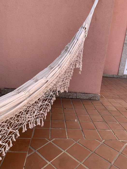 Cama de lona bege