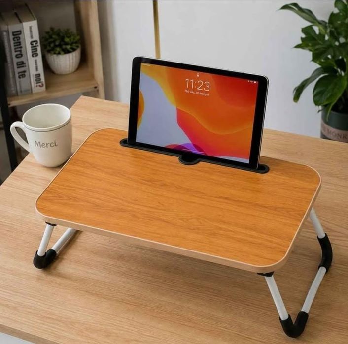 Mesa de madeira para tablet e computador