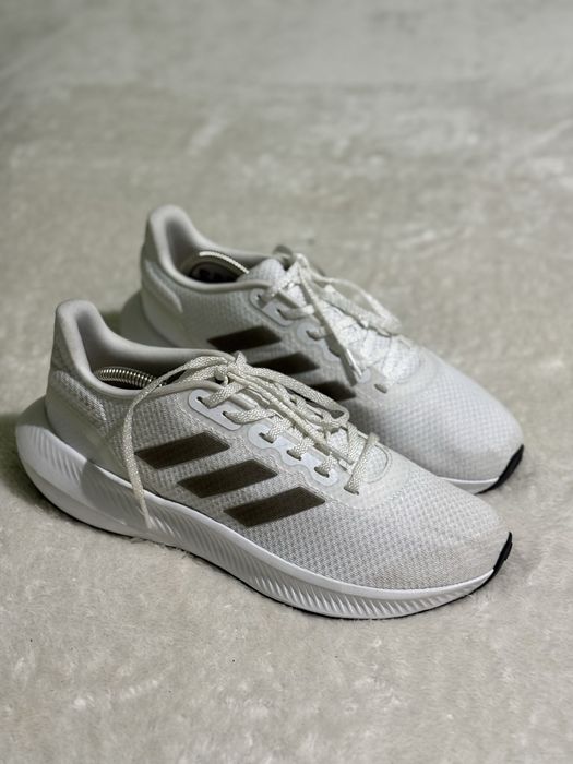 Кросівки спортивні унісекс adidas оригінал, нові , не ношені