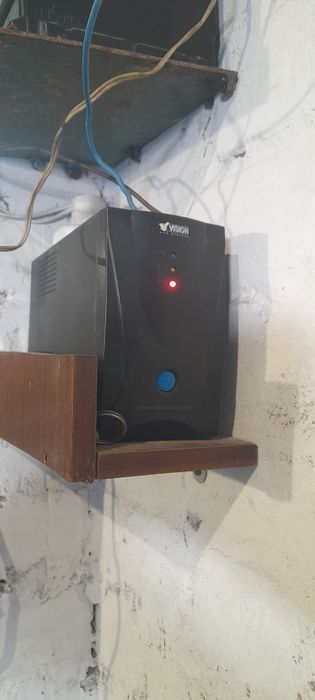 Безперебійник UPS